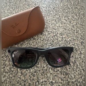 Ray-Ban Meta Black Sunglasses (WORN TWICE BRAND NEW)